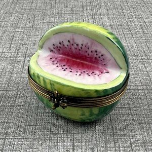 Limoges France Watermelon Fruit Pill Trinket Box Bee Clasp Peint Main